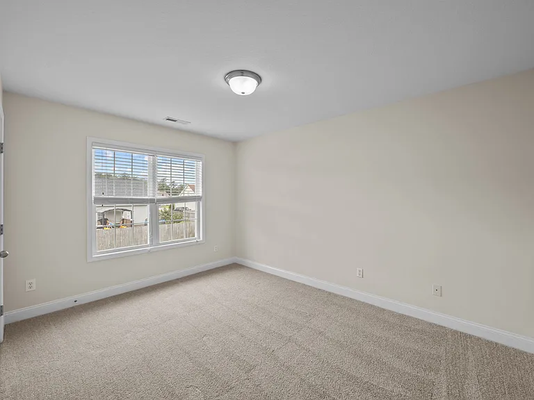 203 Macdonald Blvd — Photo 24