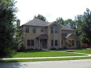 4245 S Lake Ct, Decatur, IL 62521