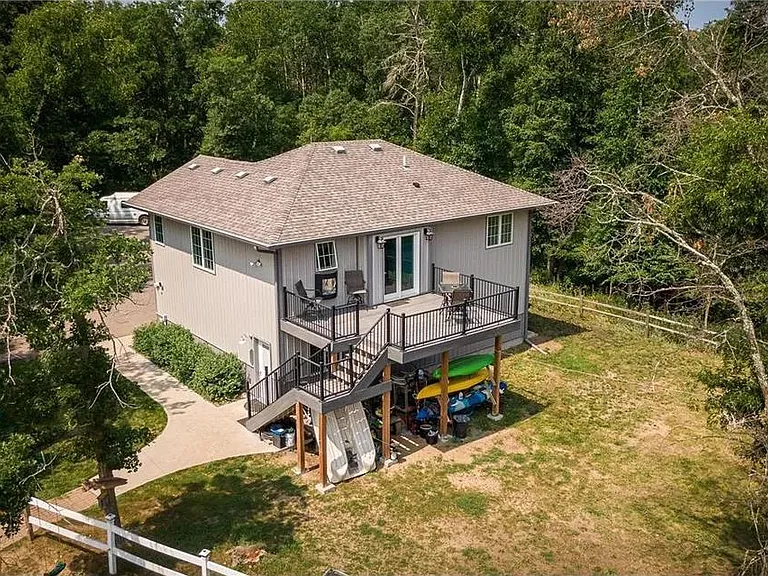 10010 Strawberry Lake Rd — Photo 2