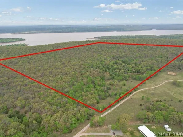 1 E Freds Fish Camp Rd, Atoka, OK 74525