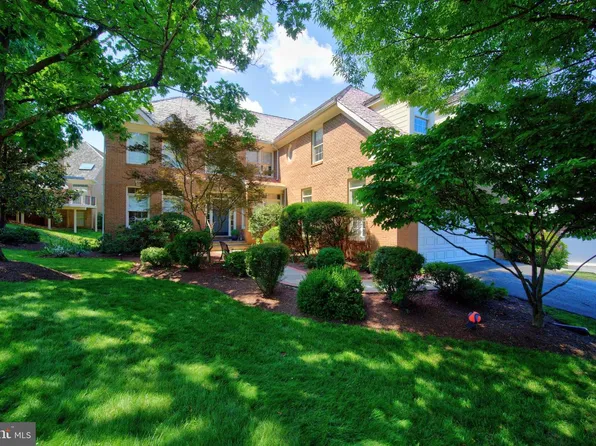 9110 Willow Gate Ln, Bethesda, MD 20817