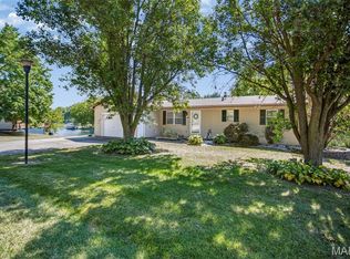 712 Riviera Cir, Edwardsville, IL 62025