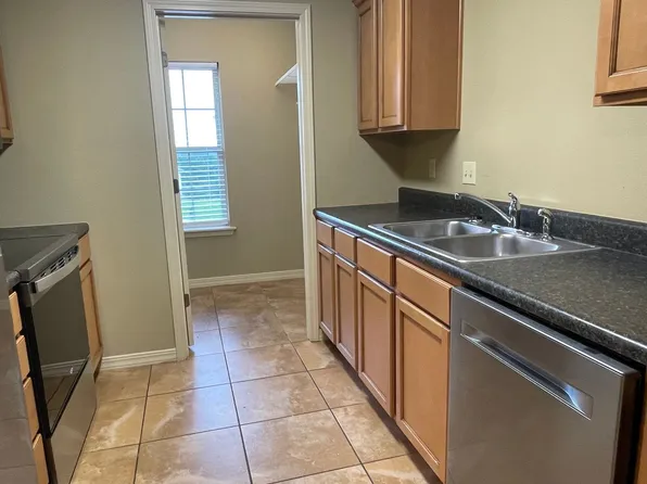 260 Toni Ln APT D, Branson, MO 65616