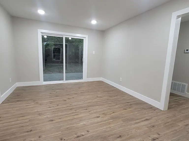 509 Medill St — Photo 24