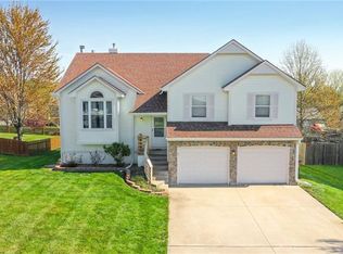 112 E Calico Dr, Raymore, MO 64083