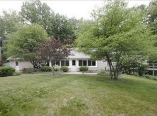 11810 Pineview Dr, Vicksburg, MI 49097