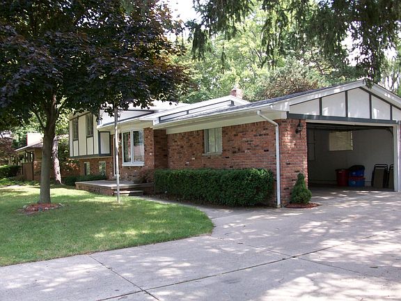 2nd image of 189 Lange Dr #1