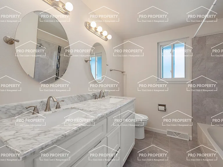 706 W 47th St — Photo 18