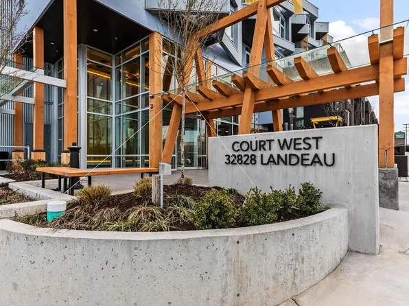 32828 Landeau Pl #10, Abbotsford, BC V2S 0M4