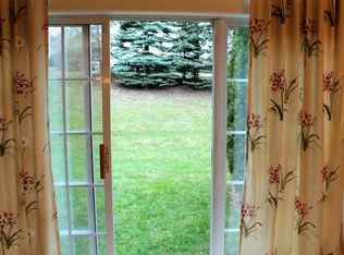 27 Limerick Ln, Phillipsburg, NJ 08865