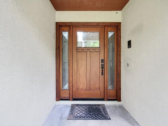 4th image of 907 Oakwood Cv