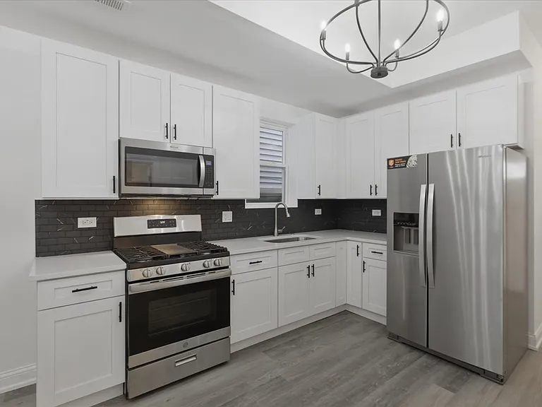 4521 S Hermitage Ave #1R — Photo 4