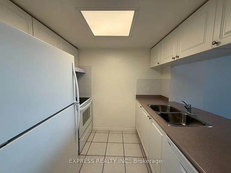 8 Hillcrest Ave #1902 — Photo 2
