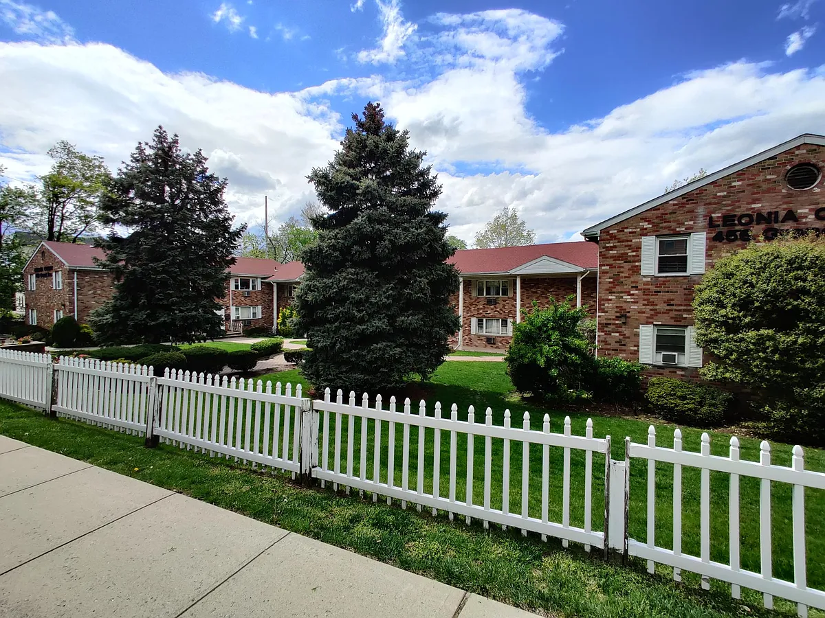 Building Photo - 456 Grand Ave #4A