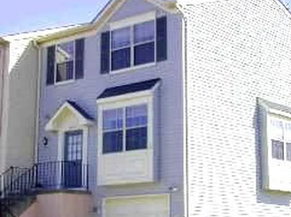 8521 Charnwood Ct, Manassas, VA 20111