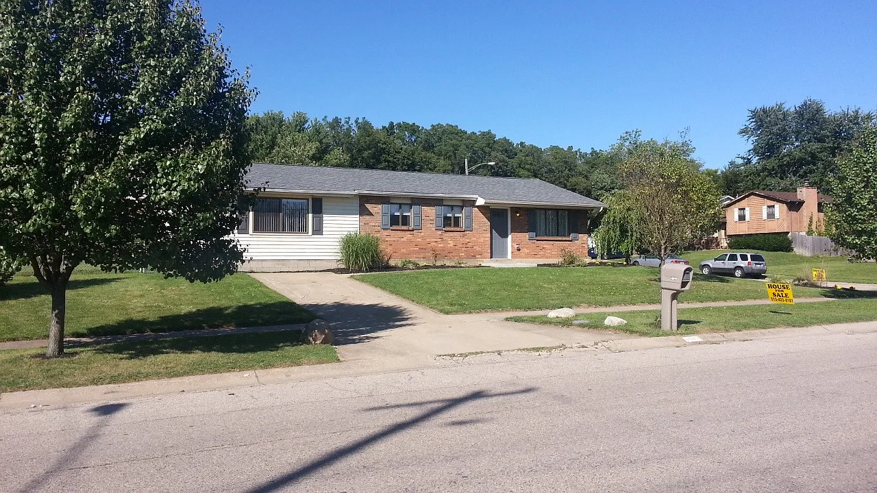 4911 Caprice Dr photo 1
