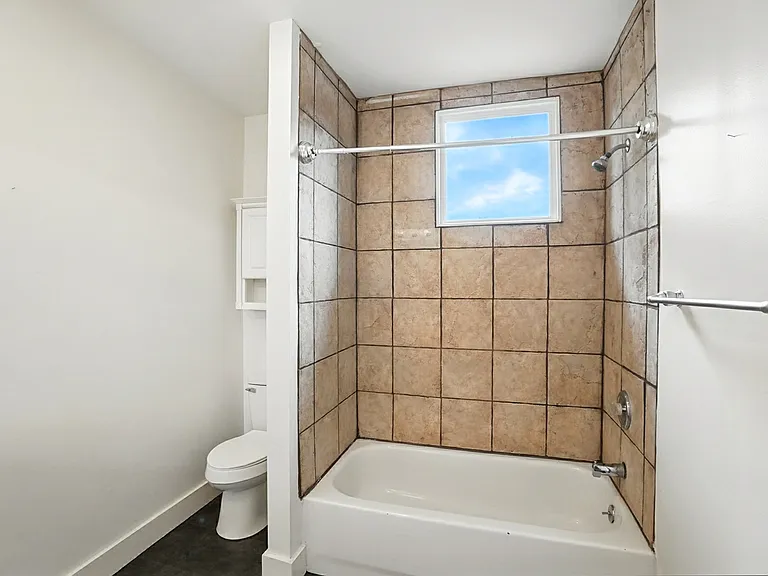218 Brown St — Photo 5