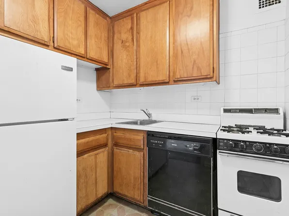 10 West 15th Street image 2 of 6