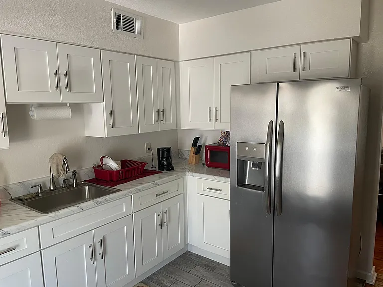 1407 Sunset Dr #D — Photo 7