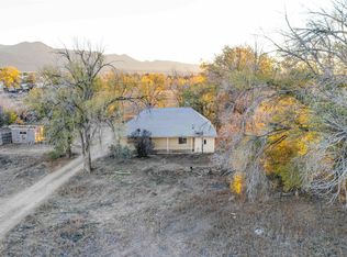 36 Cuchilla Rd, Ranchos De Taos, NM 87557