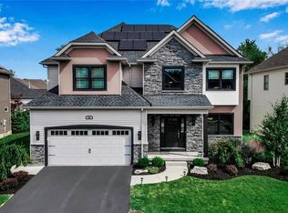 92 Avalon Meadows Ln, East Amherst, NY 14051