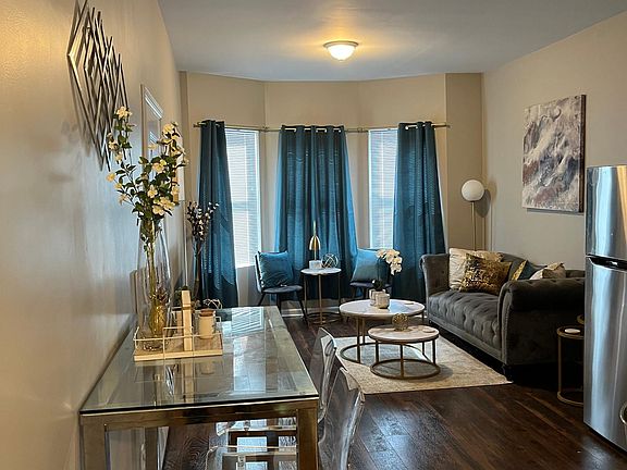 Modern Open Concept Living/Dining