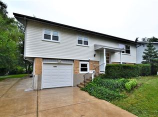 1395 Highland Blvd, Hoffman Estates, IL 60169