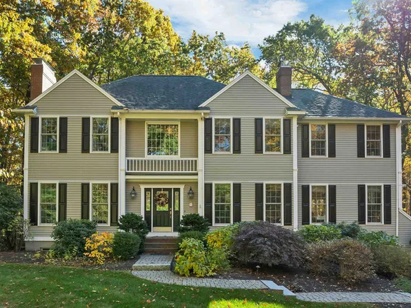 8 Hunter Drive, Hampton, NH 03842