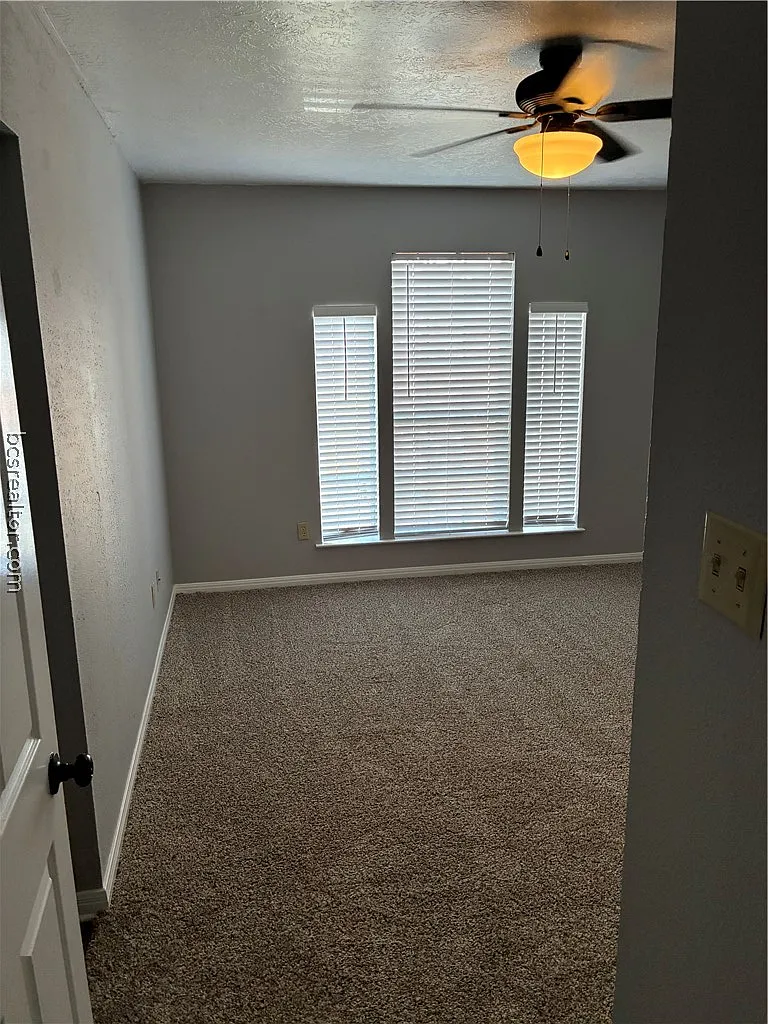 3 bed, 2.5 bath, 6192 sqft, $1,200 — Photo 3
