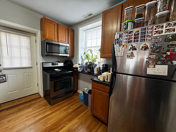 4th image of 3217 N Karlov Ave #1S
