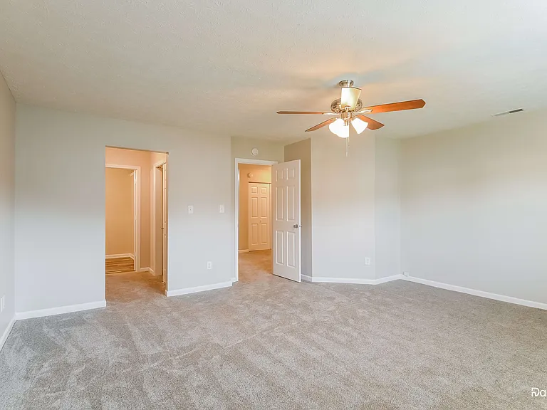 9938 Fountain Cove Ln — Photo 13