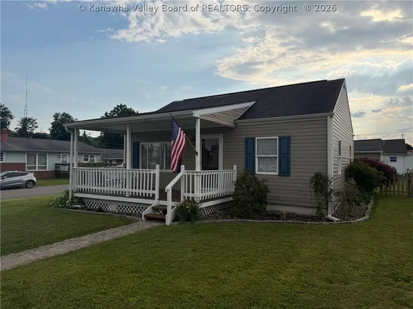 211 West St, Saint Albans, WV 25177
