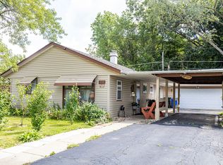 111 Birch St, Carpentersville, IL