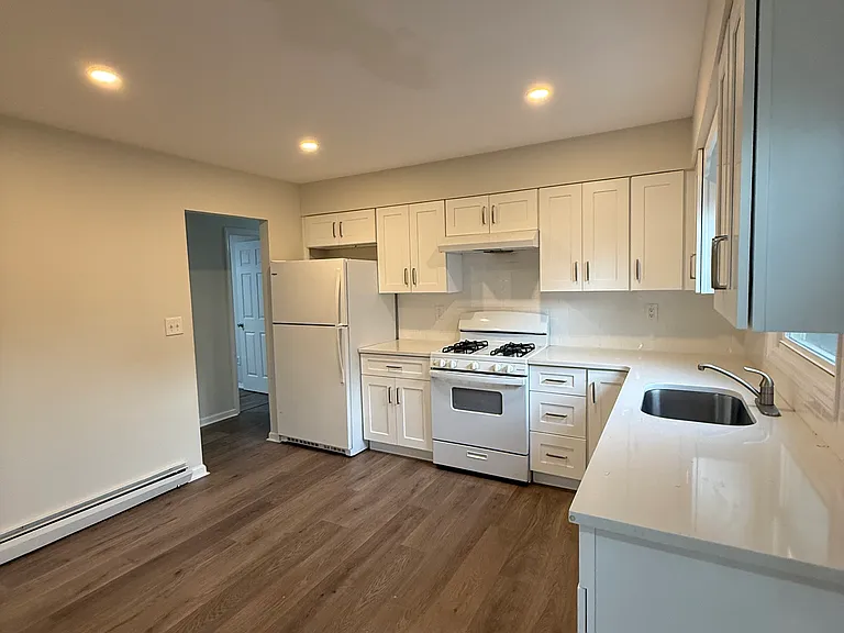 450 E Penn St #1 — Photo 19