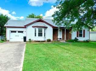 917 Arrow Cir, Oak Grove, KY 42262