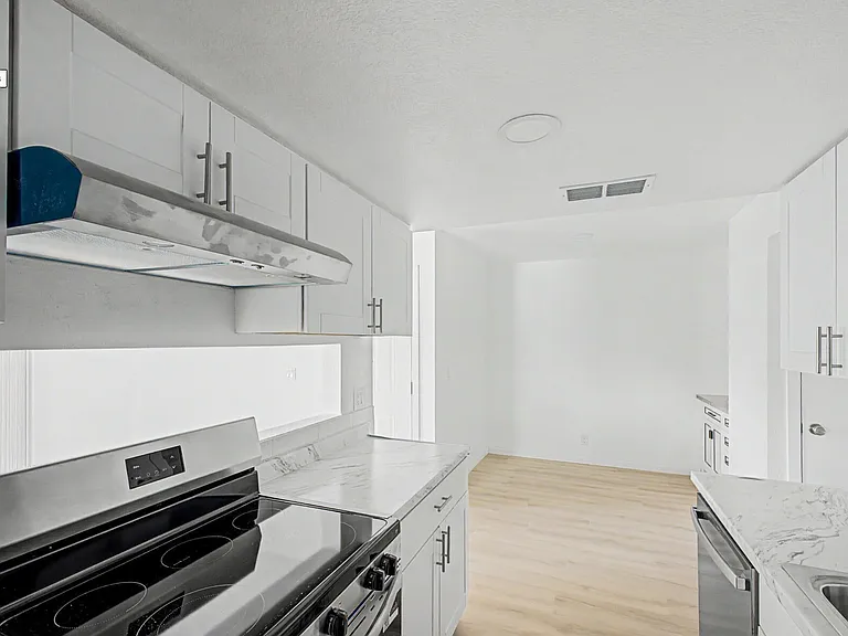 3422 N 12th Pl #1 — Photo 5