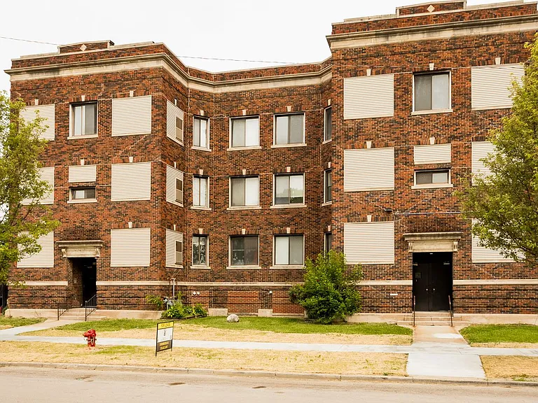 Kirkwood Apartments — Photo 22