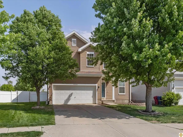 15084 Mormon Cir, Bennington, NE 68007