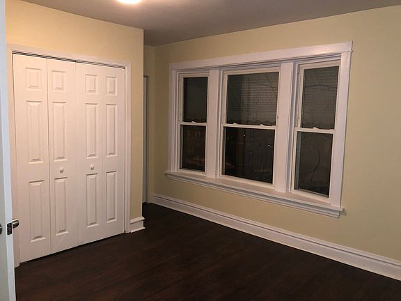 3rd image of 6022 S Sawyer Ave