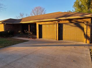 1323 W Meadowbrooke Dr, Ozark, MO 65721