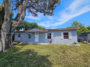 325 SW 80th Ter, Pompano Beach, FL 33068