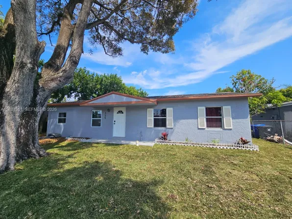 325 SW 80th Ter, Pompano Beach, FL 33068