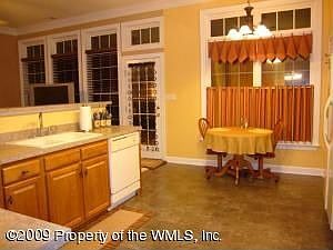 3rd image of 6232 Sommerset Ln