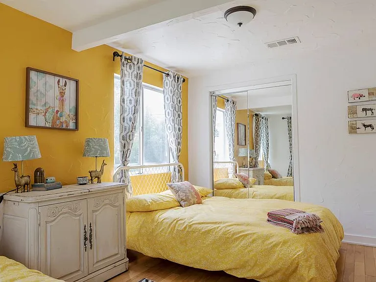 708 Parkman Ave — Photo 4
