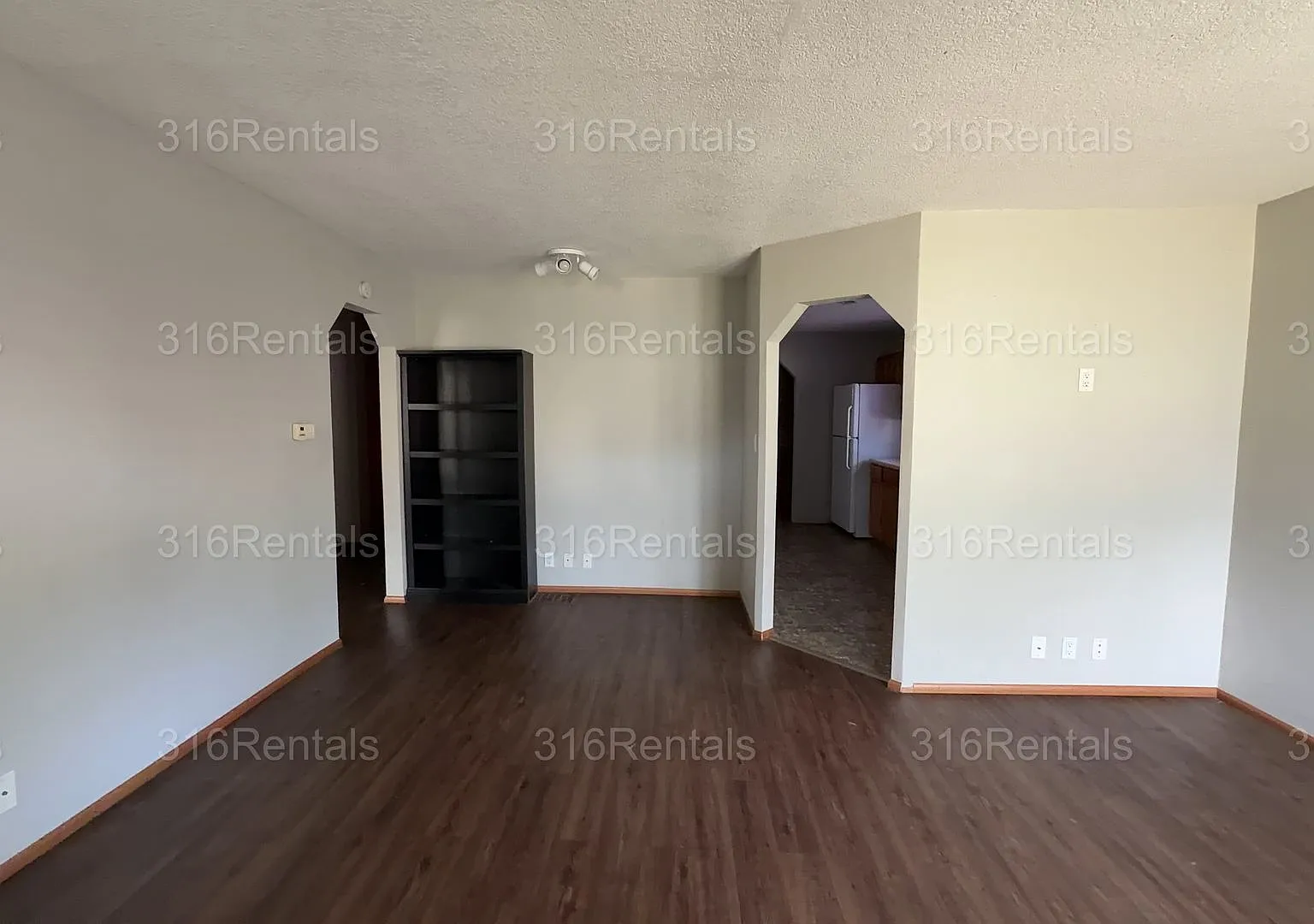 1617 W 3rd - 2 Bedroom 1 Bath $975 — Photo 1