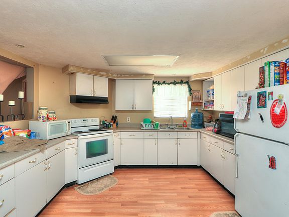 3rd image of 52614 W Flamingo Ave