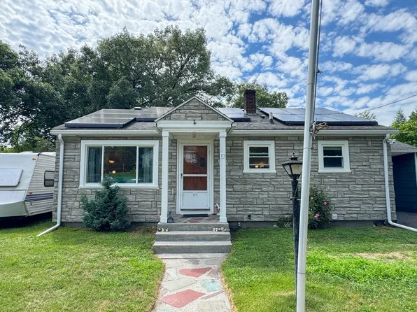 18 Woodland Cir, Methuen, MA 01844