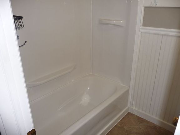 3rd image of 921 1/2 N 23rd St #2