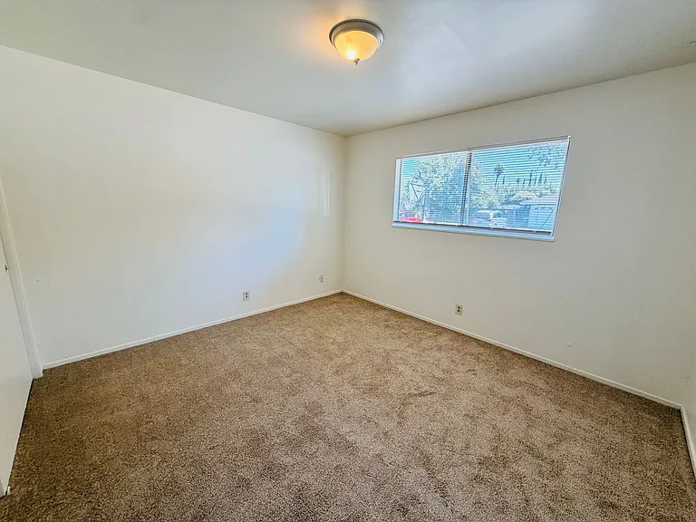 203 W Benjamin Holt Dr — Photo 14