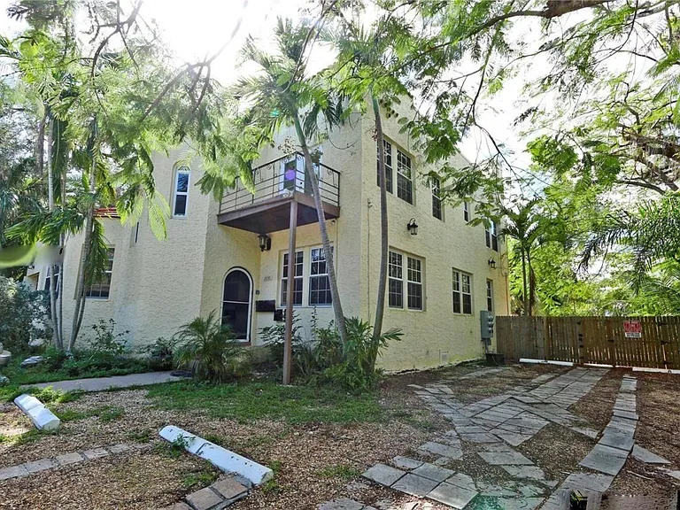2699 SW 19th Ave — Photo 37
